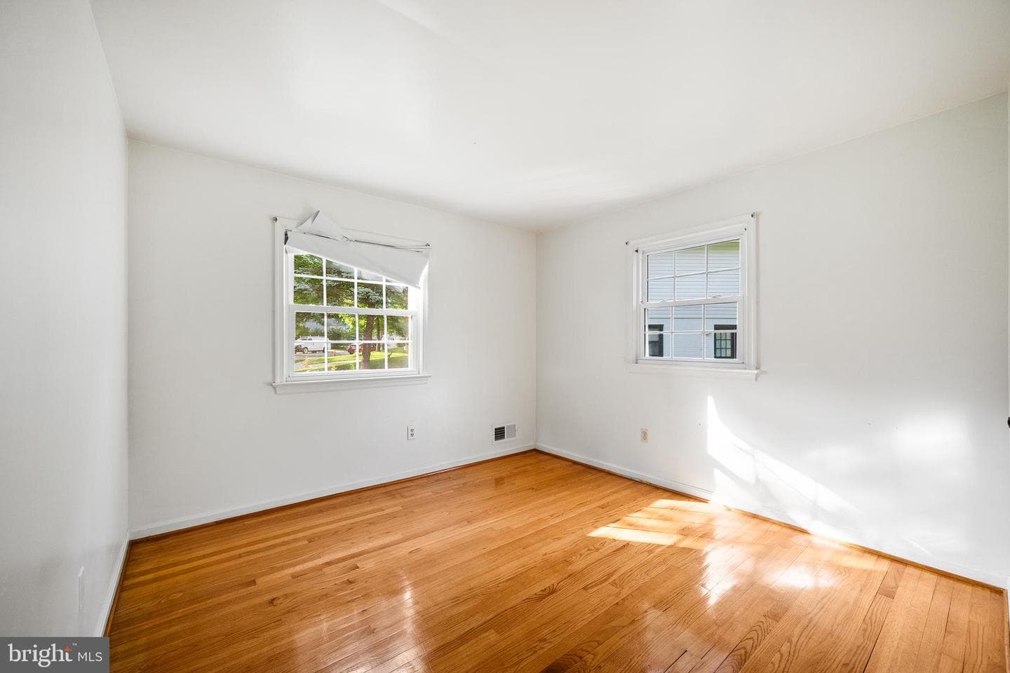 7516 Todd Place photo 17