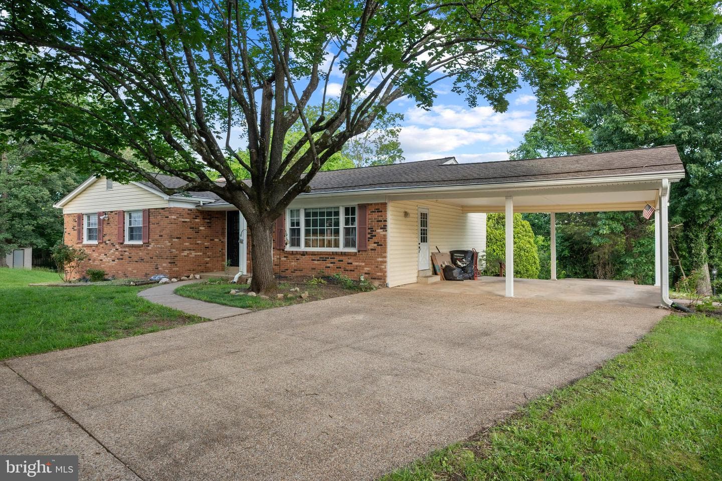 7516 Todd Place photo 4