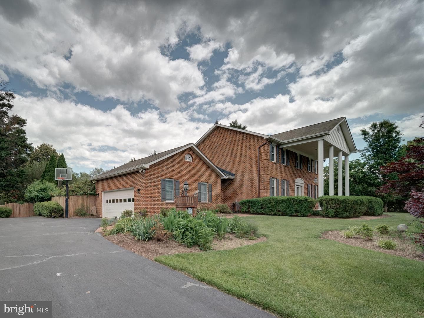 4387 Stepney Drive photo 2
