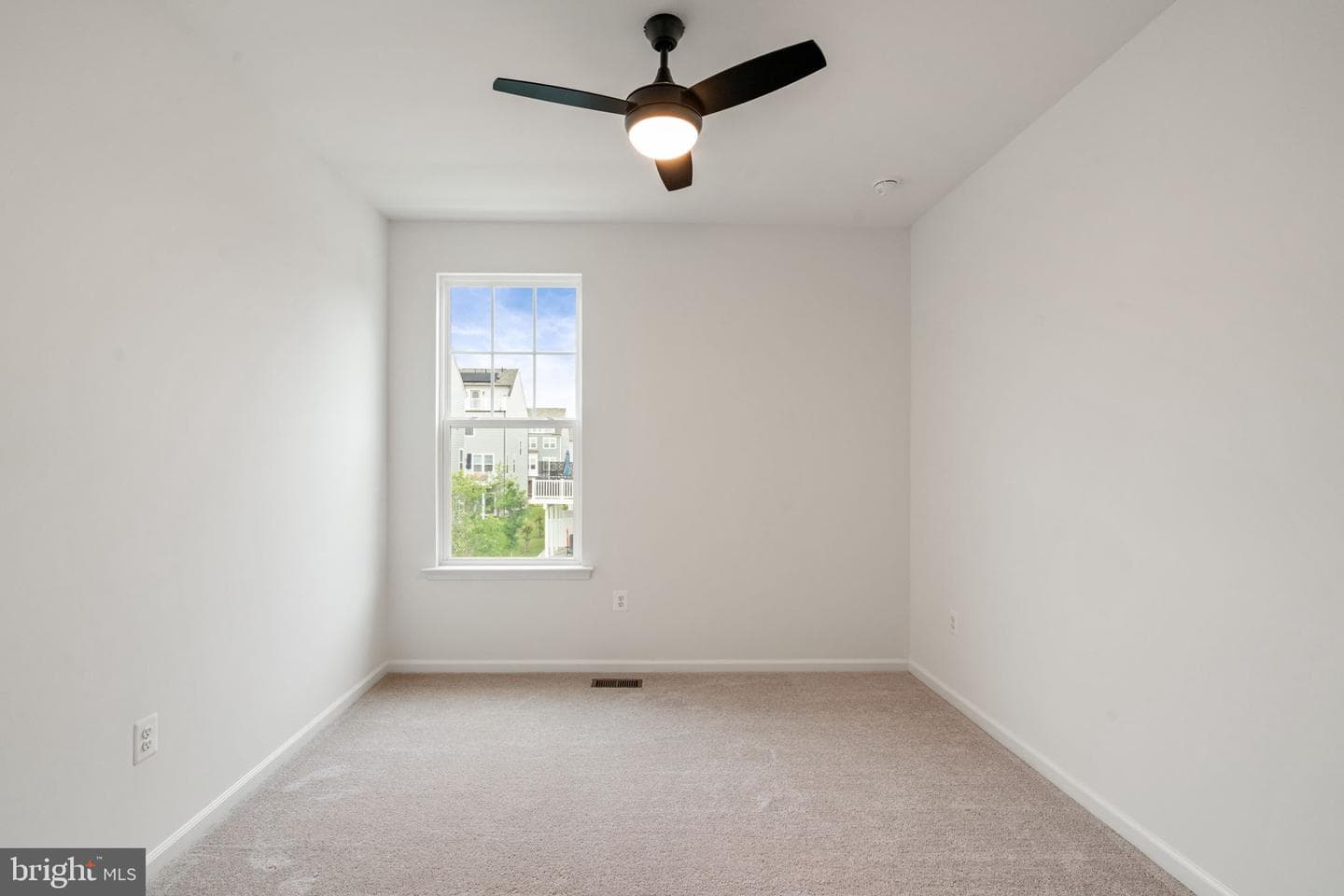 18010 Woods Overlook Drive photo 32