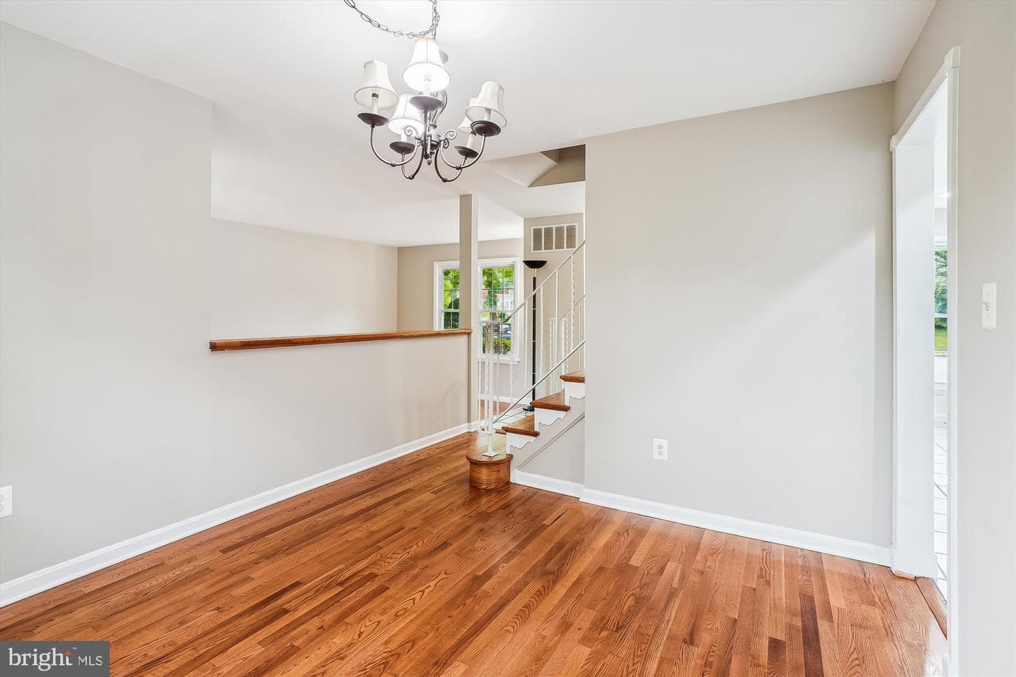 2502 Dover Court photo 14