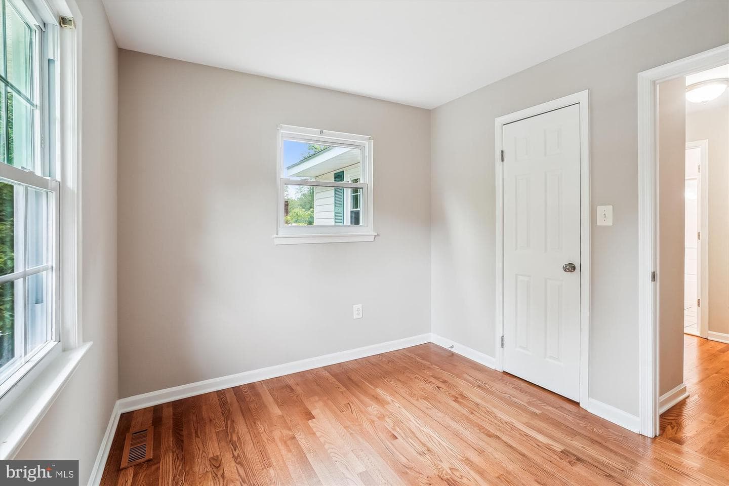 2502 Dover Court photo 32