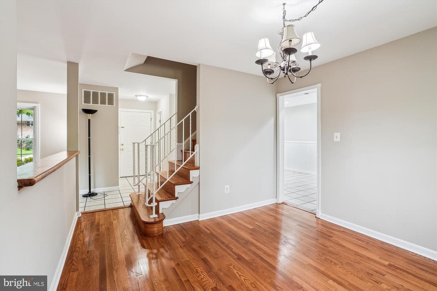2502 Dover Court photo 9