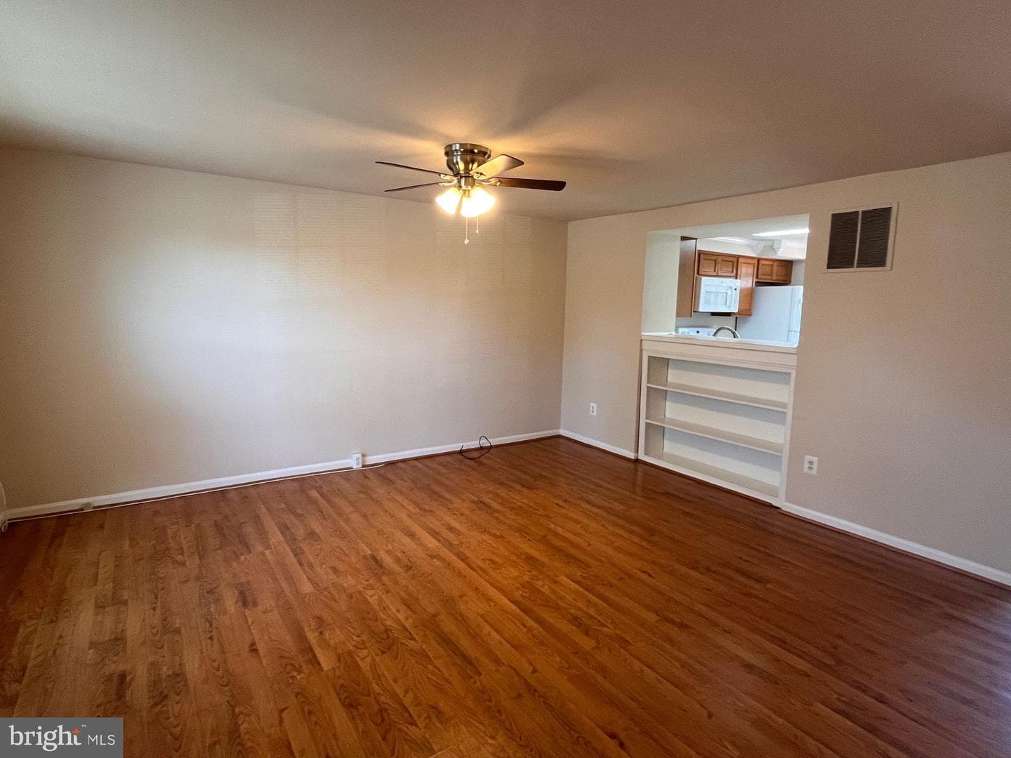 3418 Belleplain Court photo 4