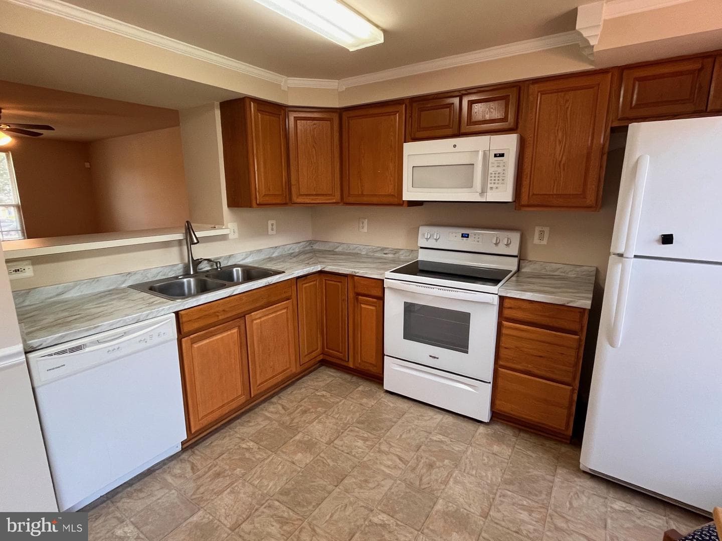 3418 Belleplain Court photo 9