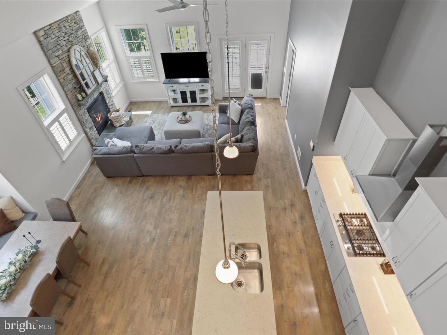 18206 Thunderbolt Road photo 27