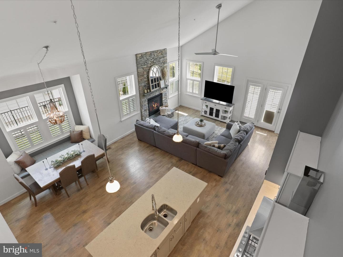 18206 Thunderbolt Road photo 28