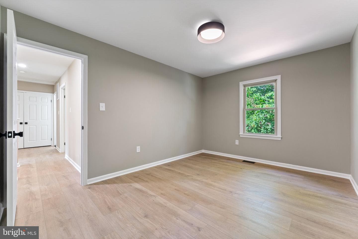 15706 Beacon Court photo 32