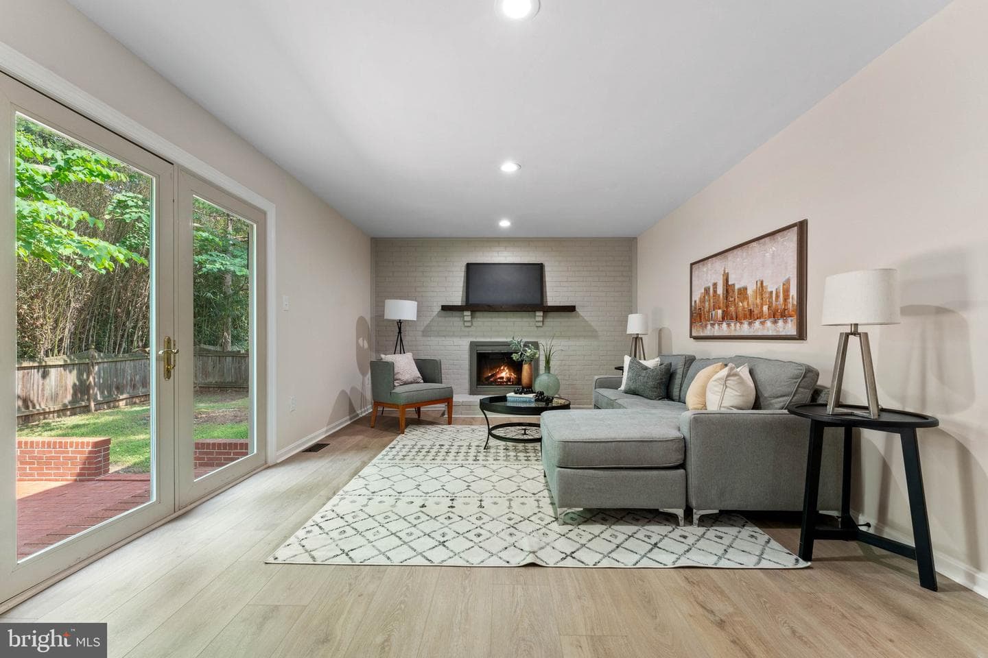 15706 Beacon Court photo 7
