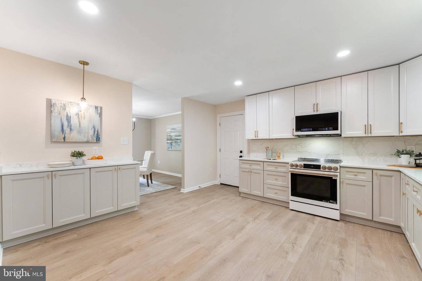 15706 Beacon Court photo 9