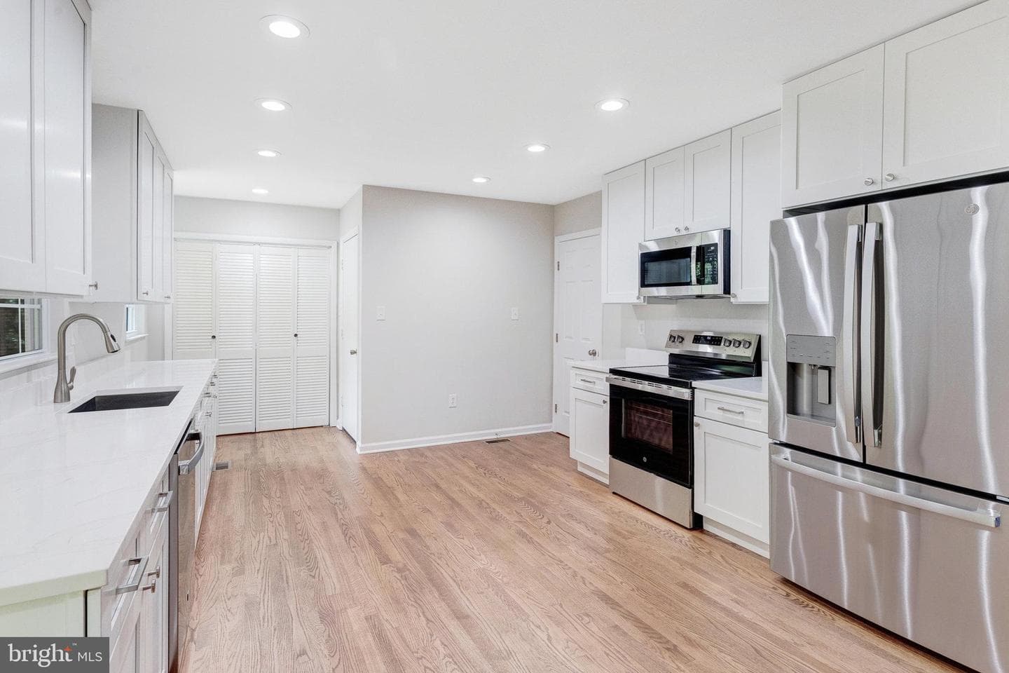 14583 Leary Street photo 9
