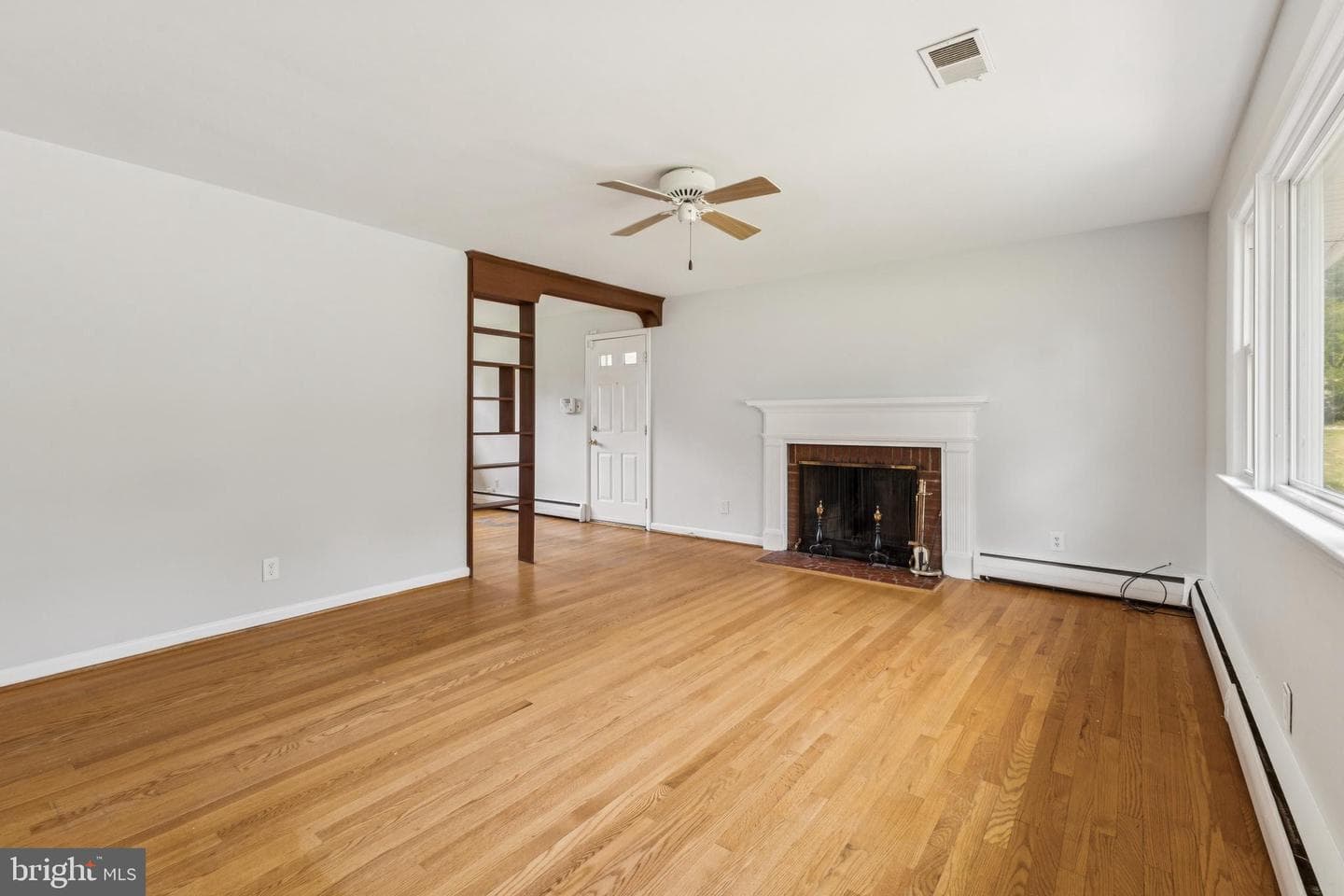 1511 Woodside Drive photo 2