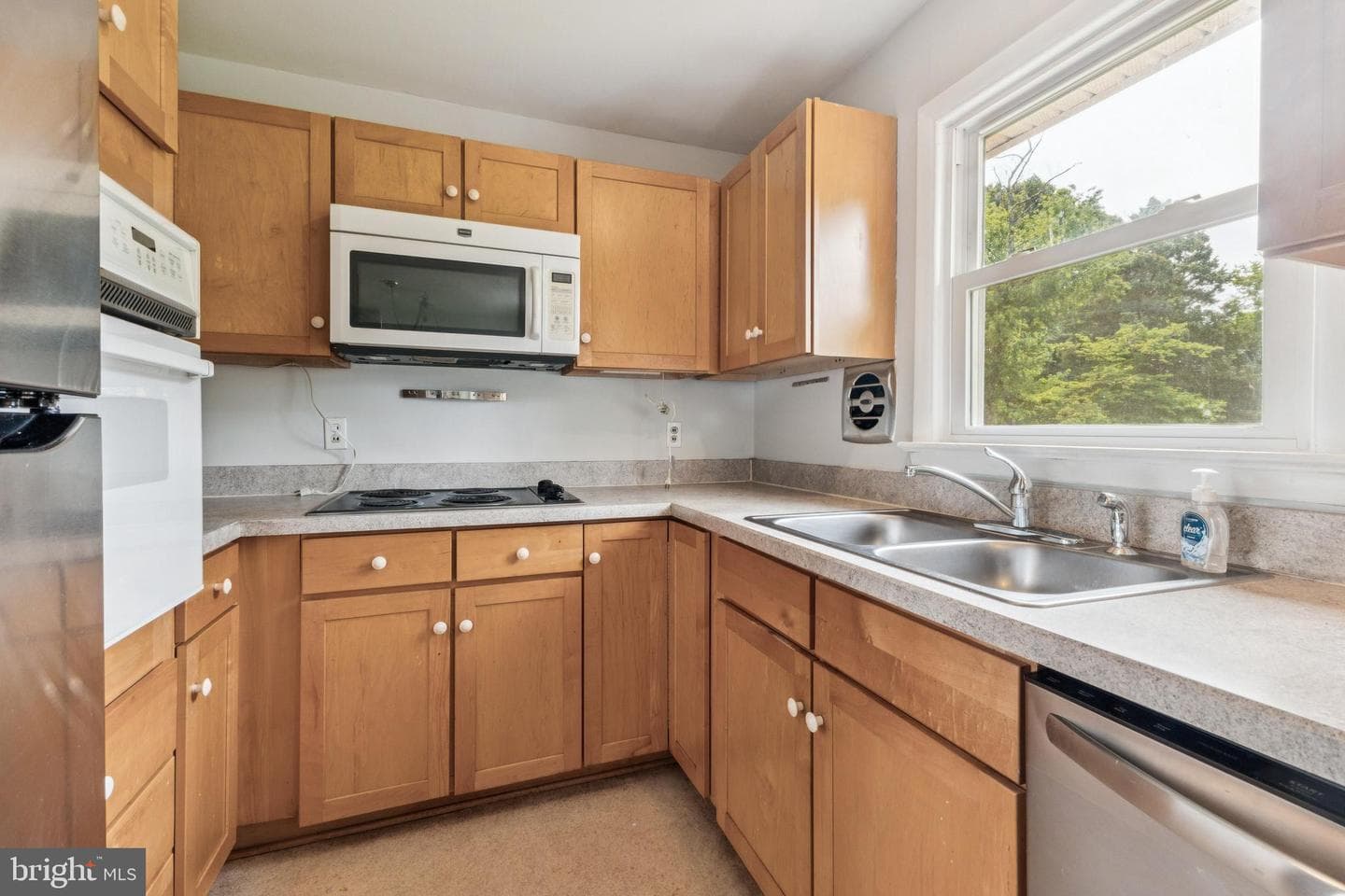 1511 Woodside Drive photo 7