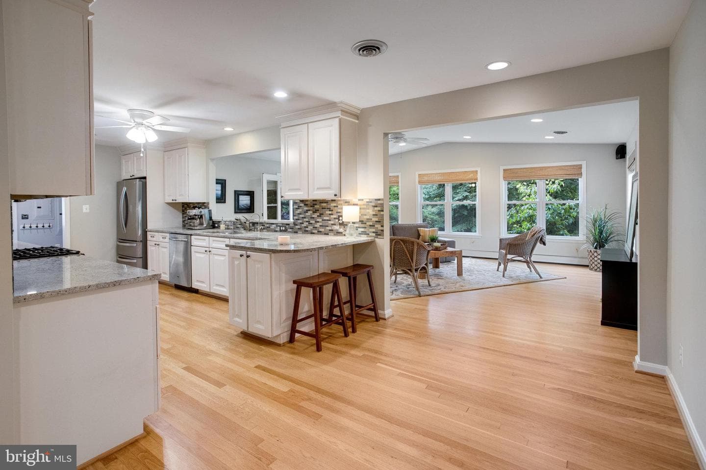 10704 Montgomery Drive photo 12