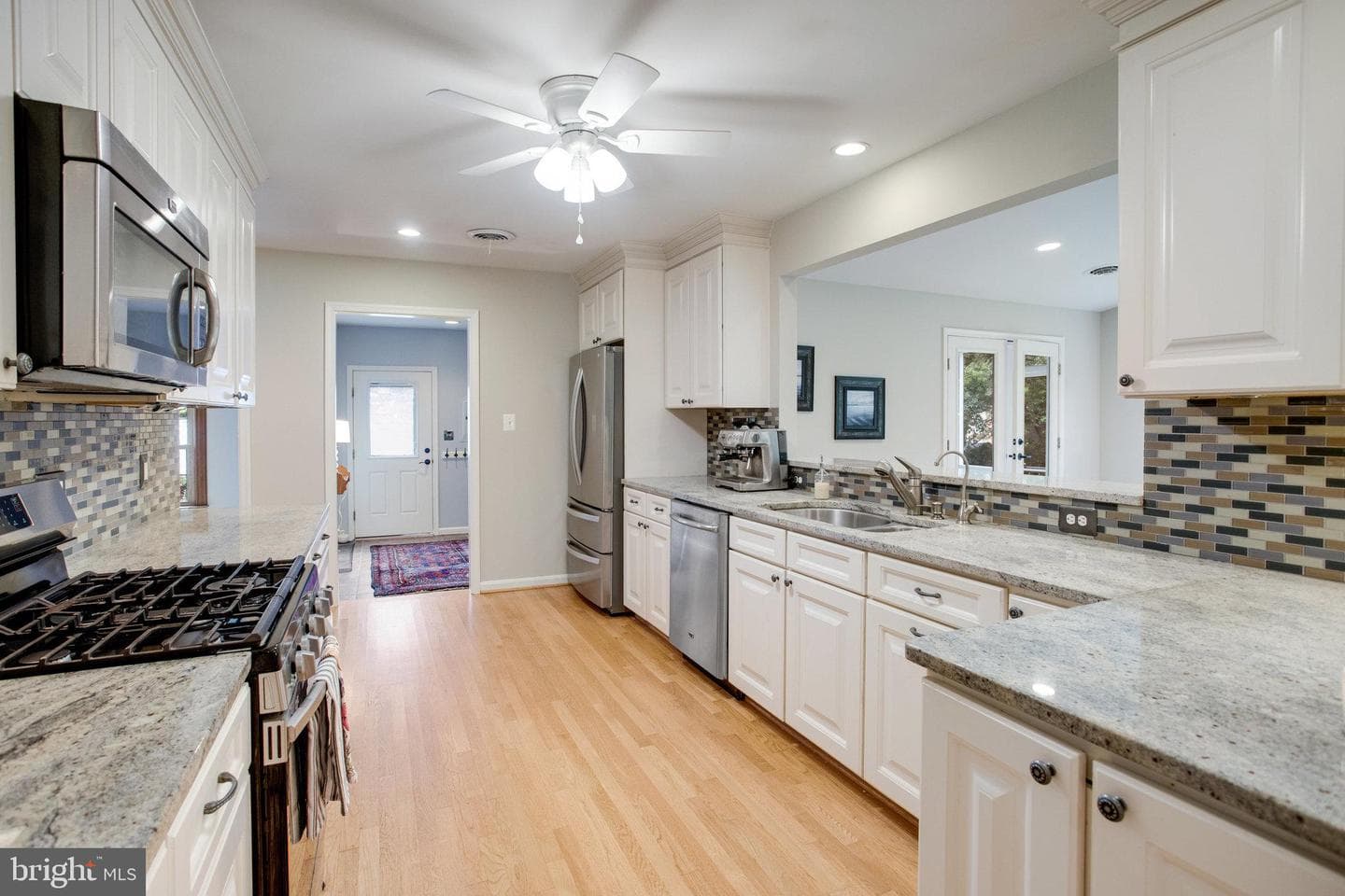 10704 Montgomery Drive photo 15