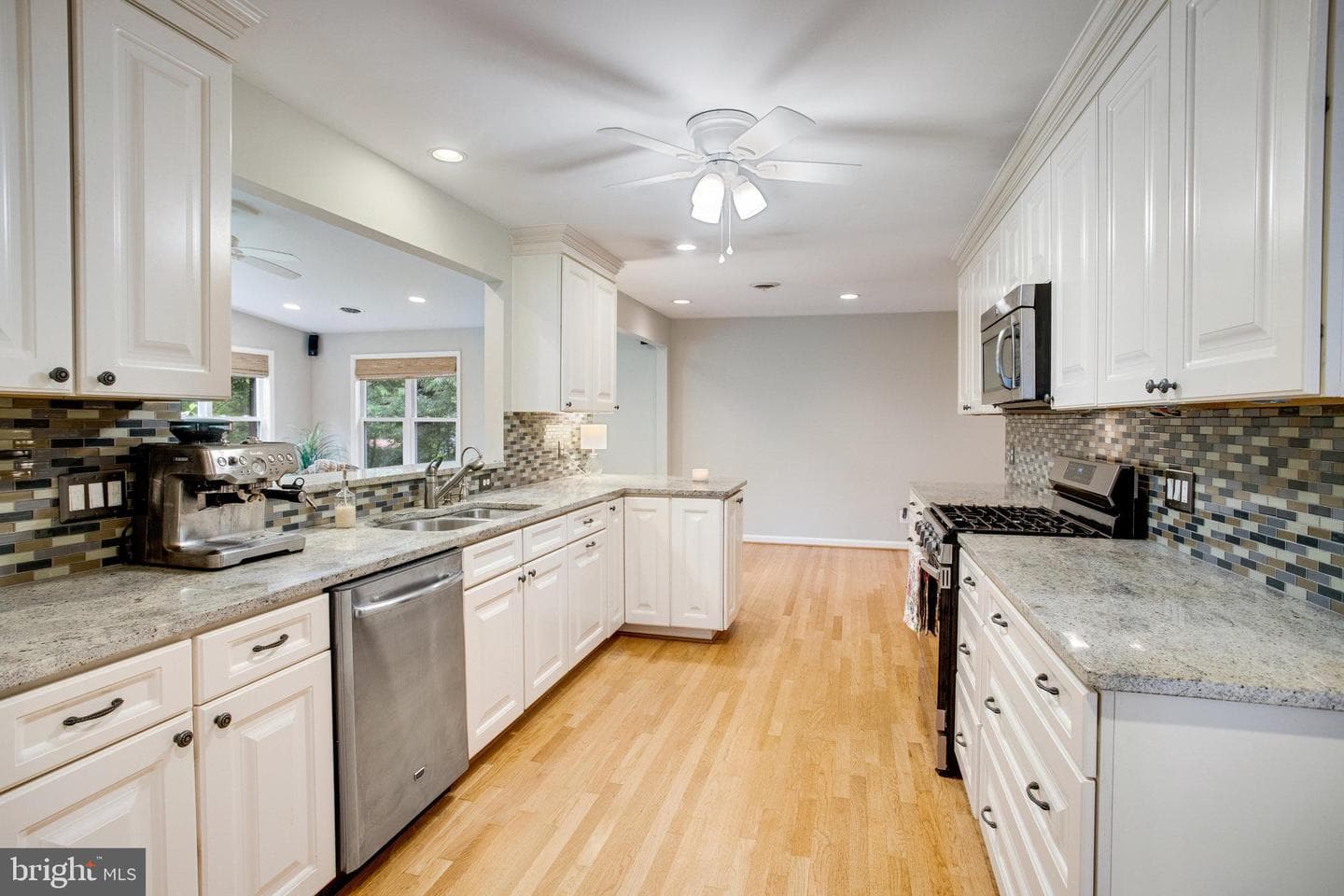 10704 Montgomery Drive photo 18