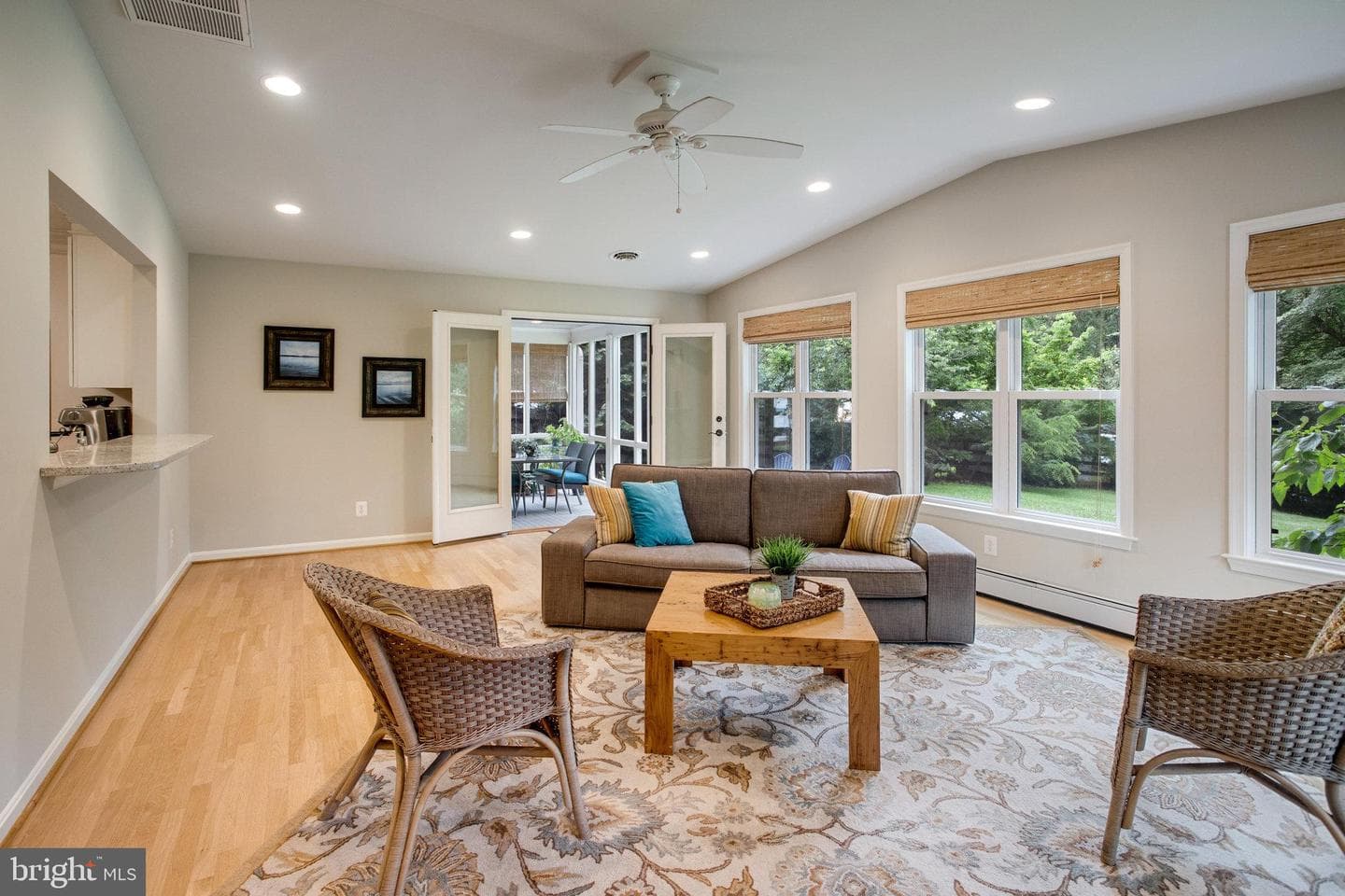 10704 Montgomery Drive photo 21
