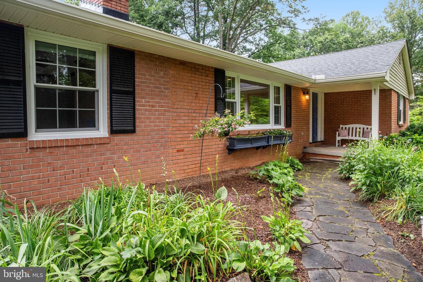 10704 Montgomery Drive photo 4
