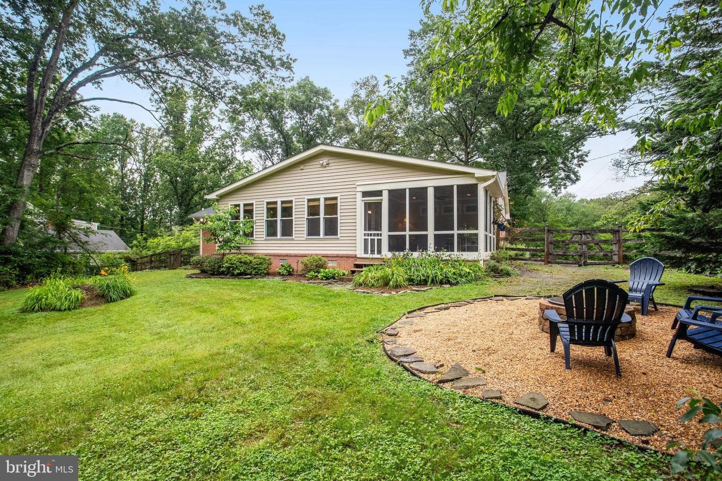 10704 Montgomery Drive photo 48