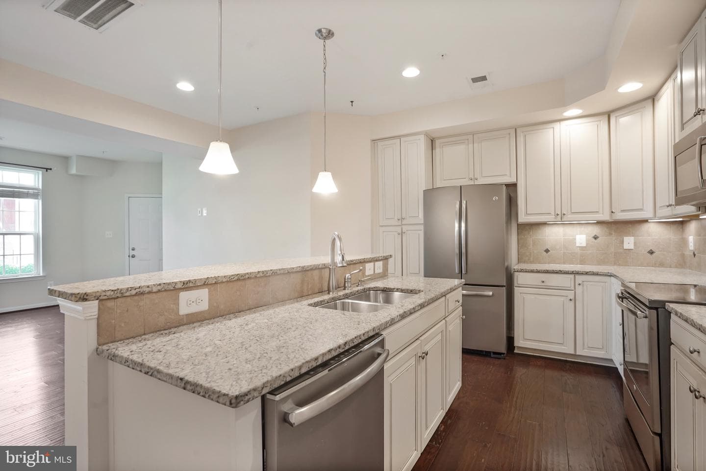 7493 Brunson Circle photo 4