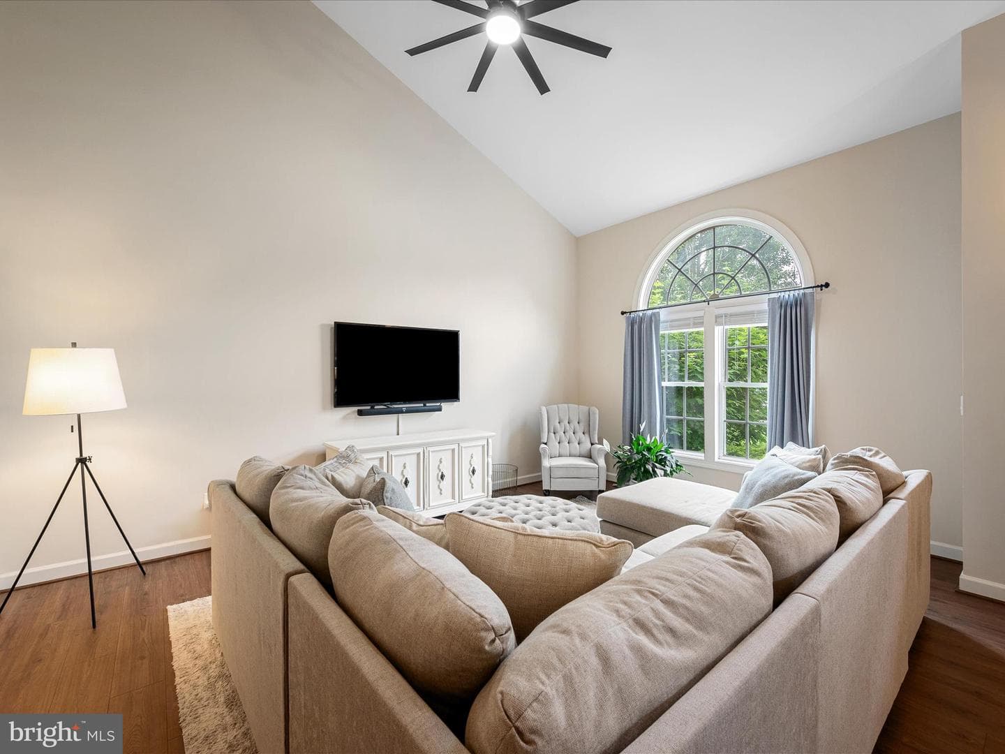 8027 Montour Heights Drive photo 21
