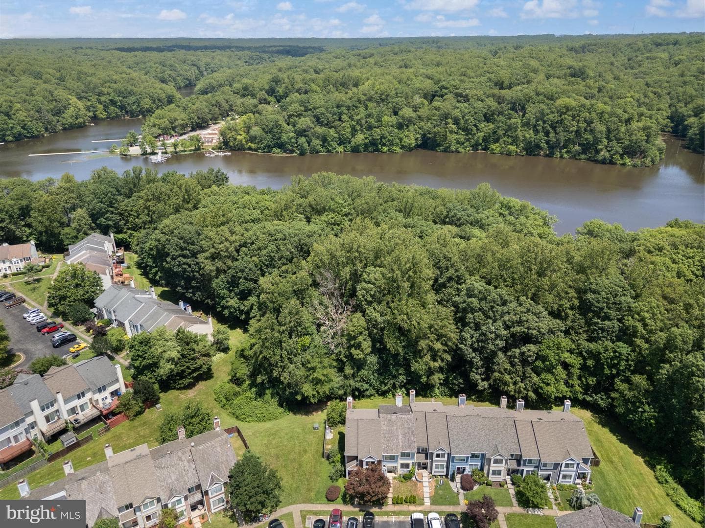 3086 Bridgeton Court photo 2