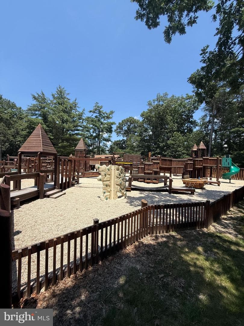3086 Bridgeton Court photo 45