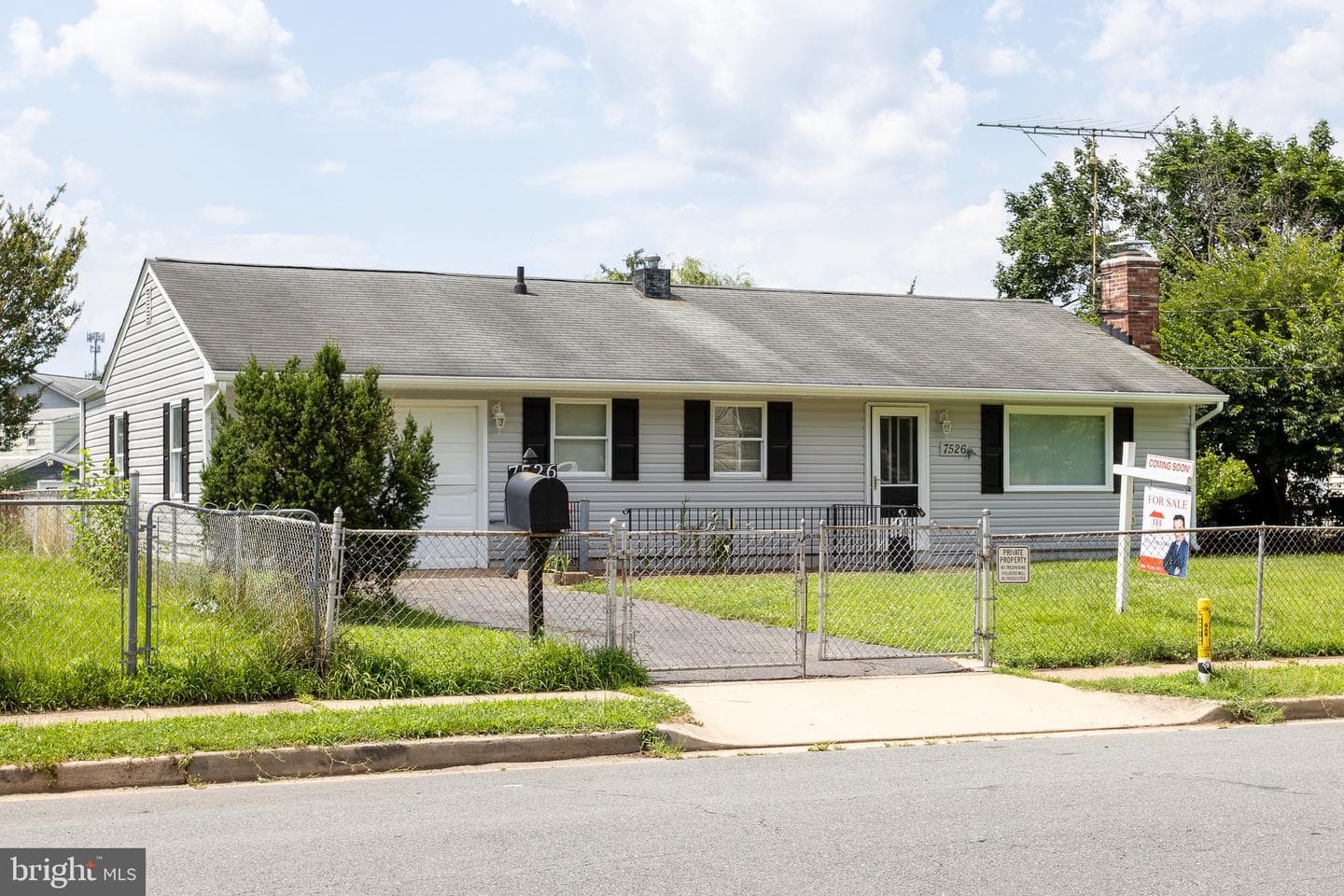 7526 Albemarle Drive photo 2