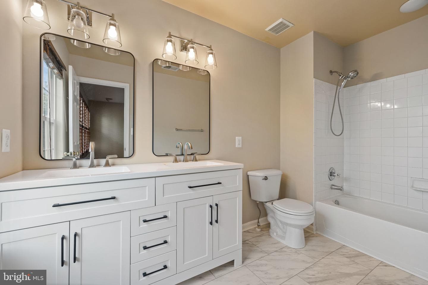10024 Darnaway Court photo 20