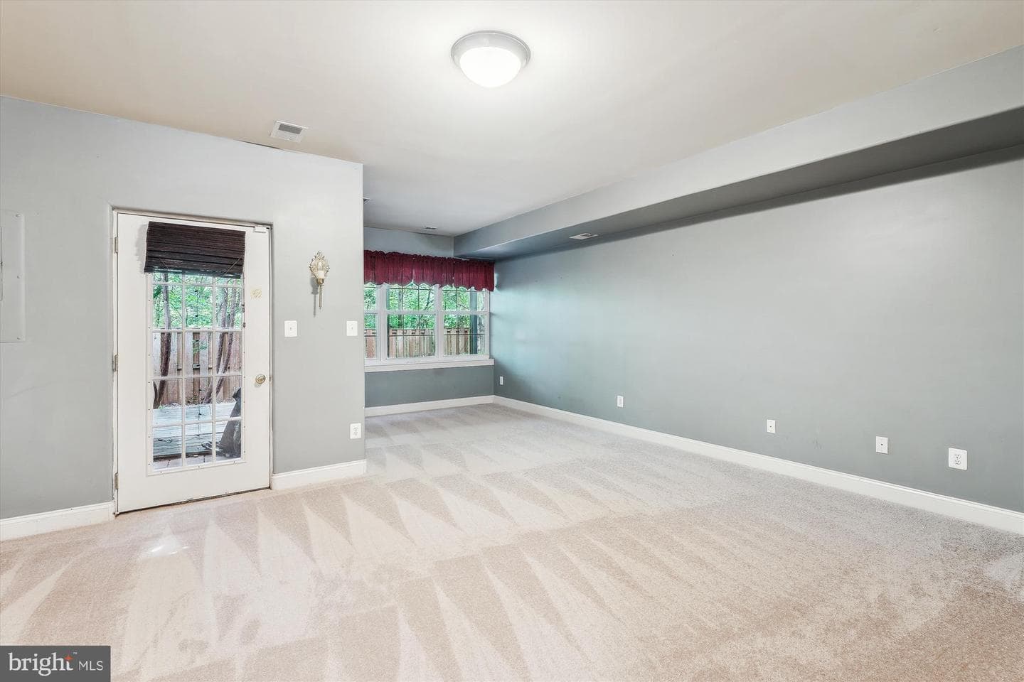 8715 Chorley Way photo 24