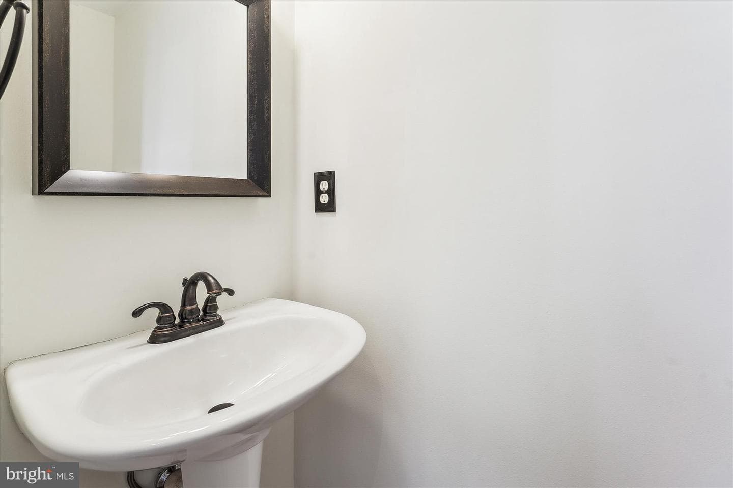 8715 Chorley Way photo 28