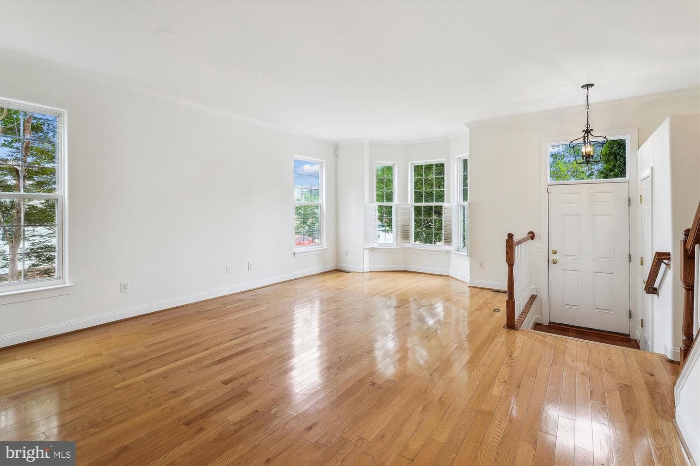 8715 Chorley Way photo 3