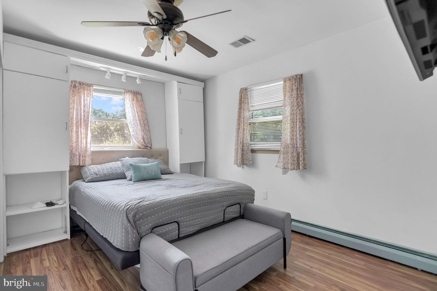 1301 Columbia Road photo 12