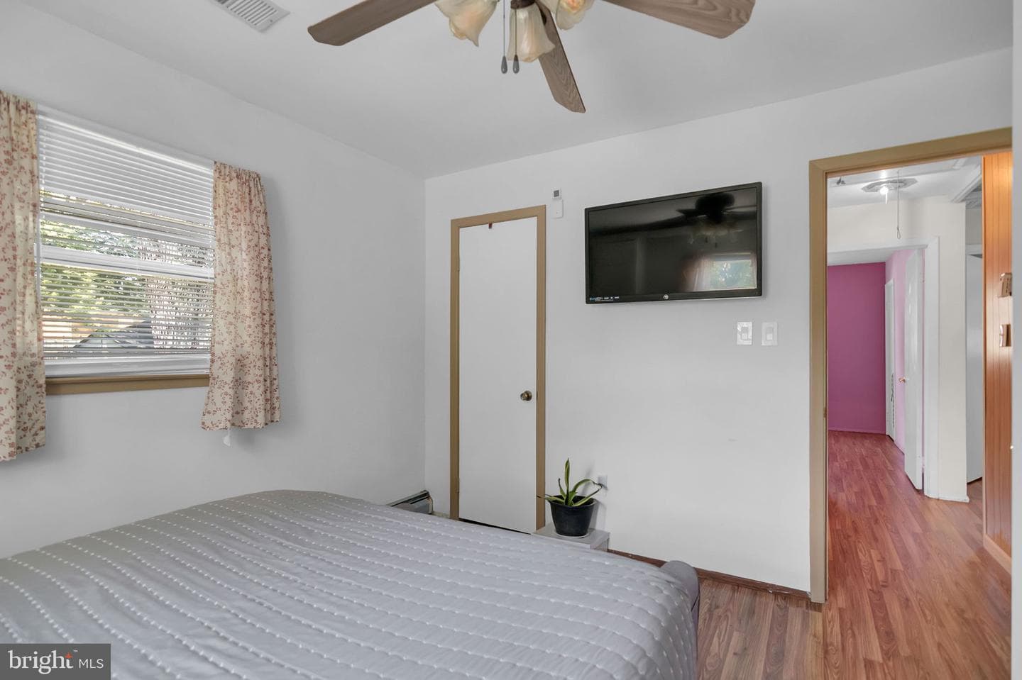 1301 Columbia Road photo 13