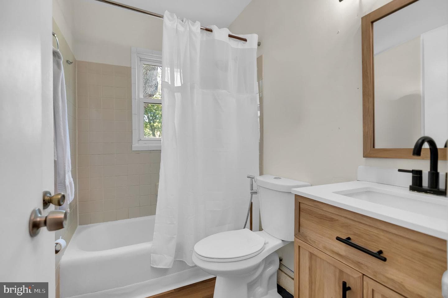 1301 Columbia Road photo 14