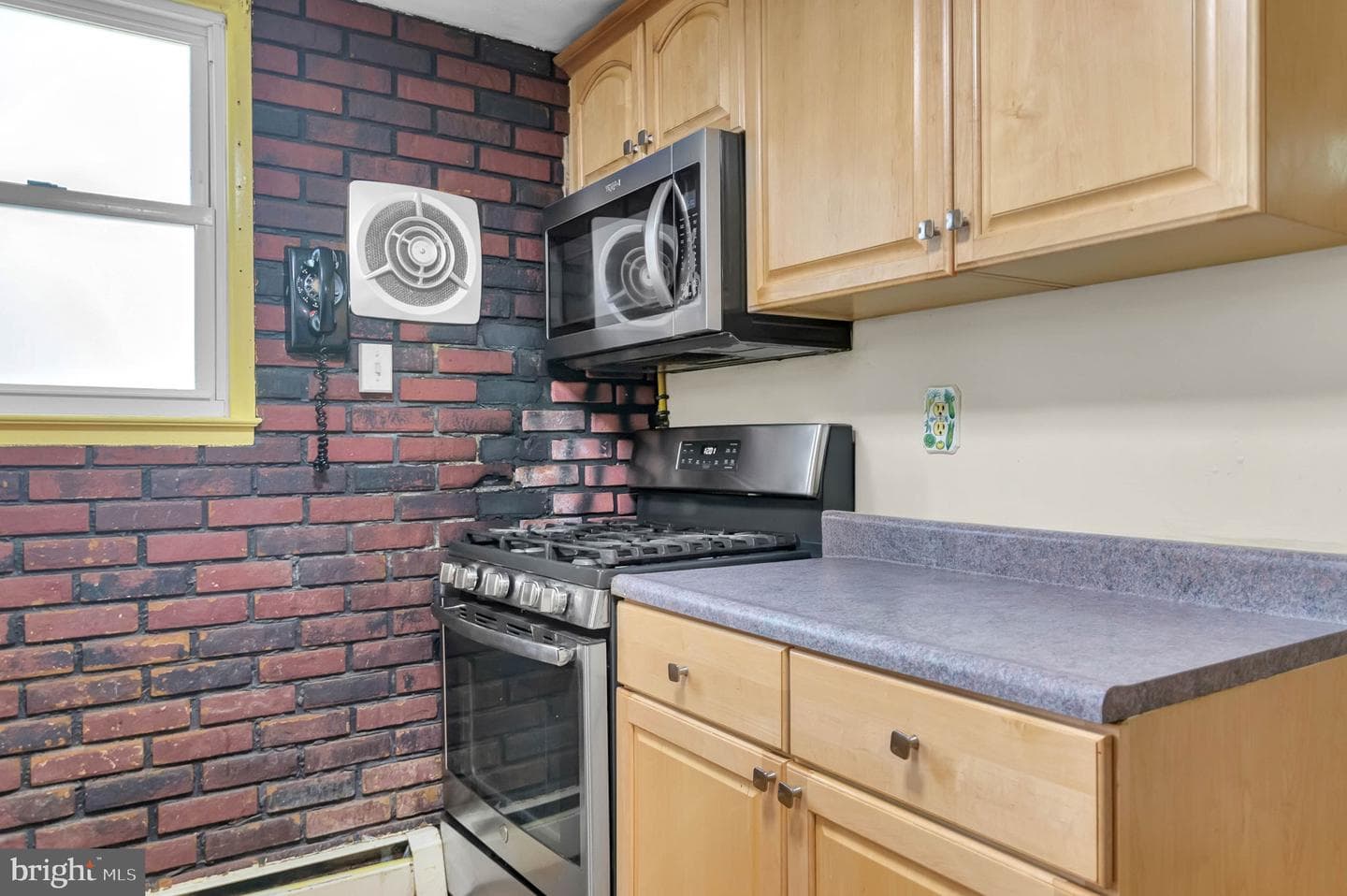 1301 Columbia Road photo 17