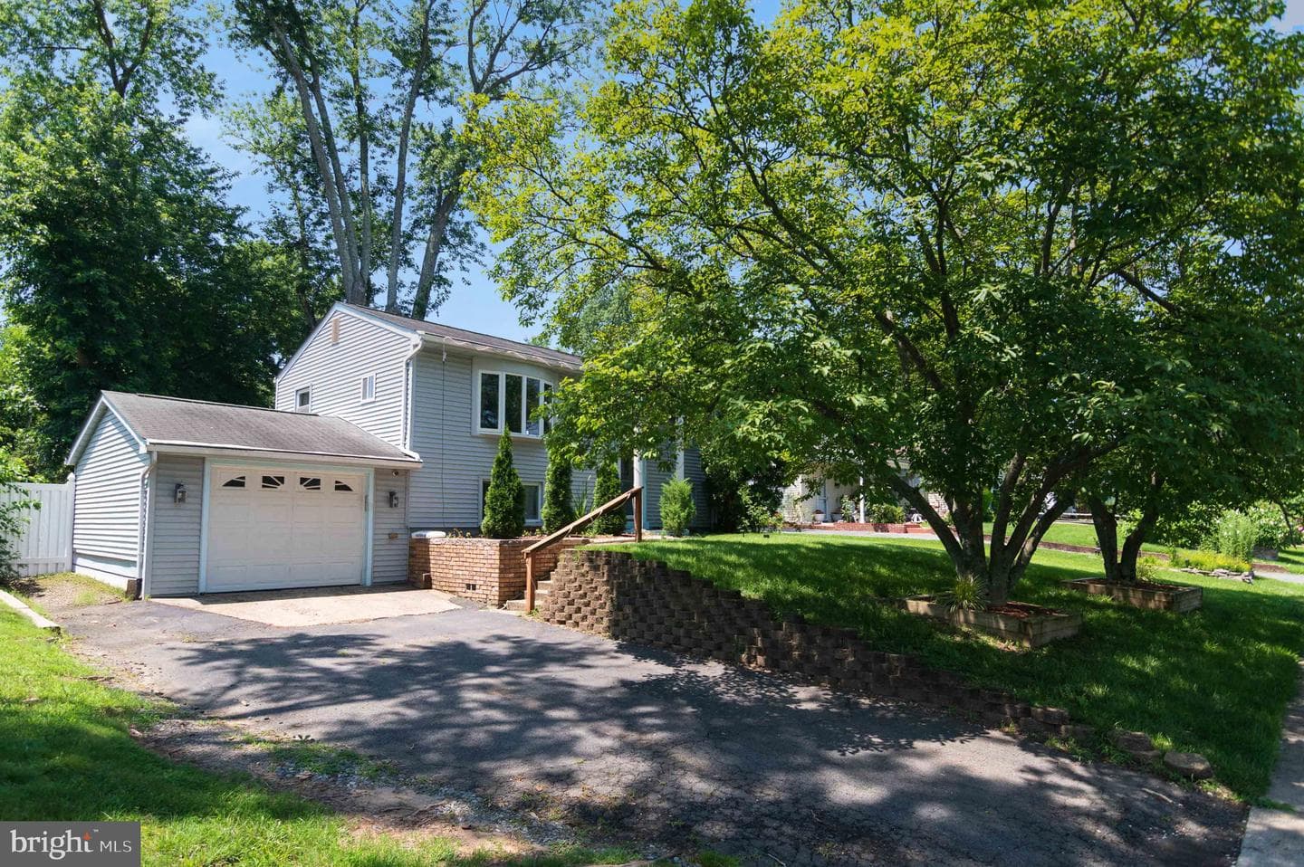 1301 Columbia Road photo 2