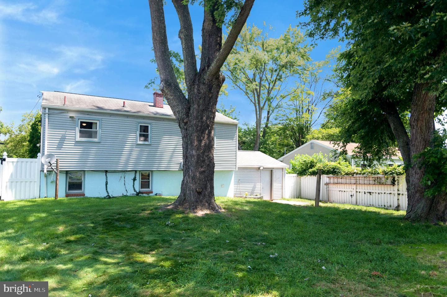 1301 Columbia Road photo 29