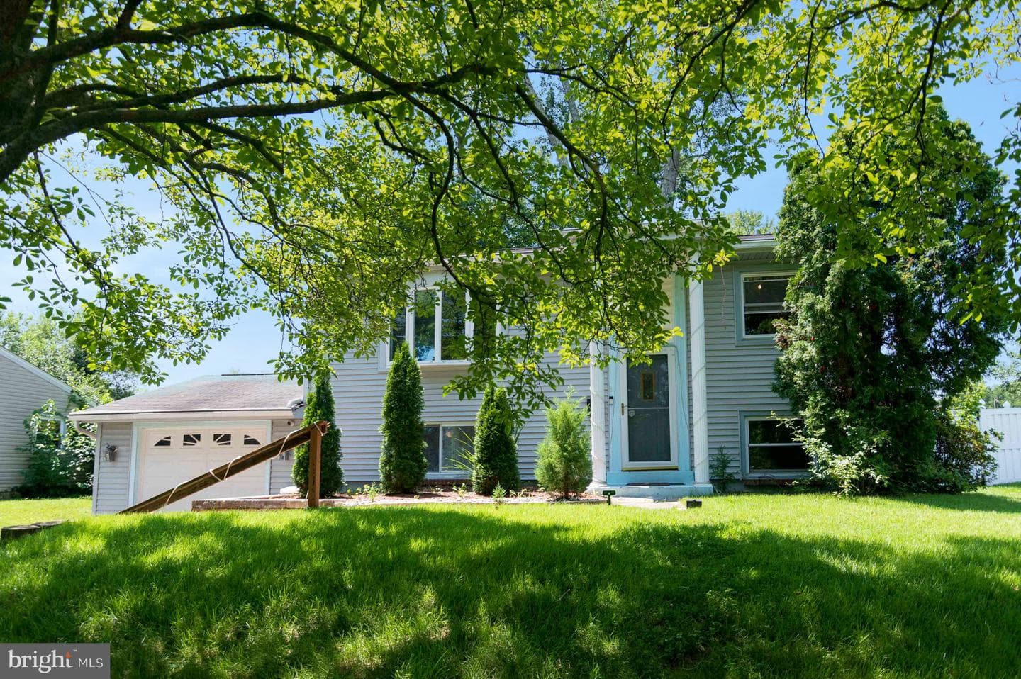 1301 Columbia Road photo 3