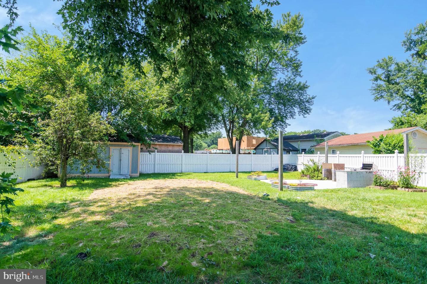 1301 Columbia Road photo 30