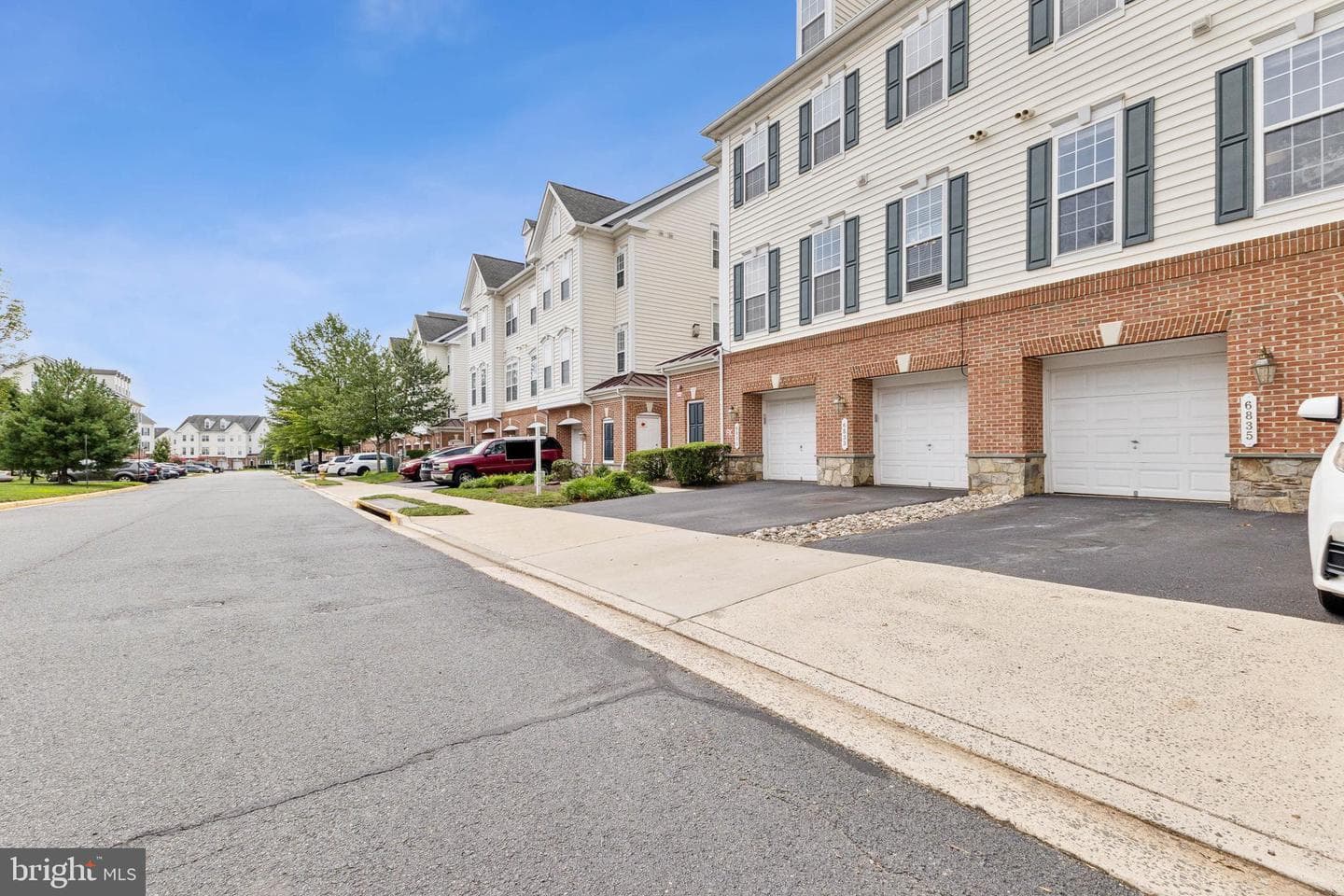 6831 Hampton Bay Lane photo 2