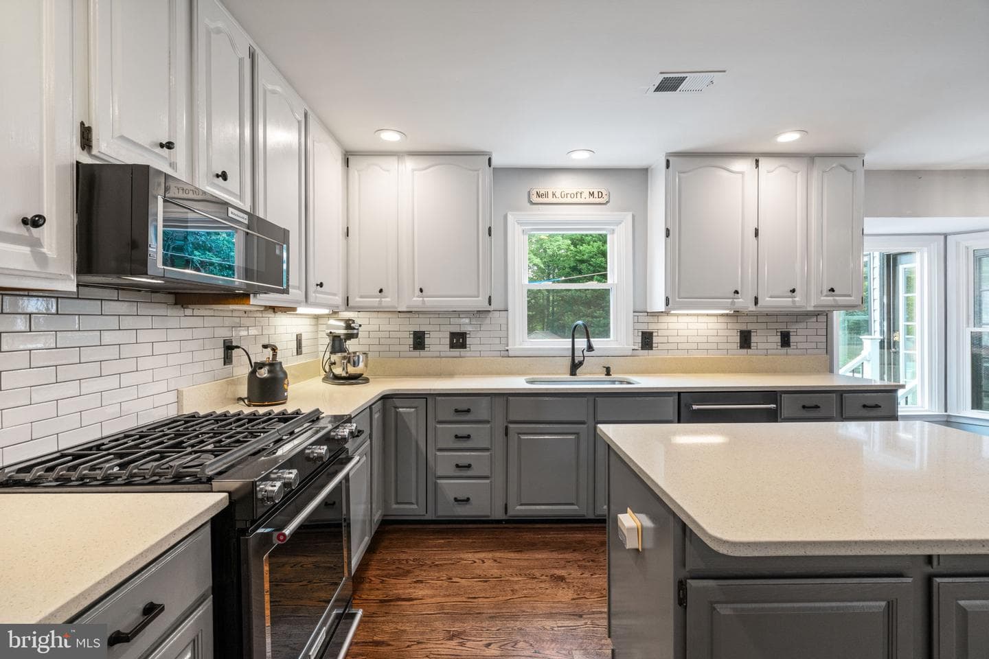 15032 Greenmount Drive photo 4