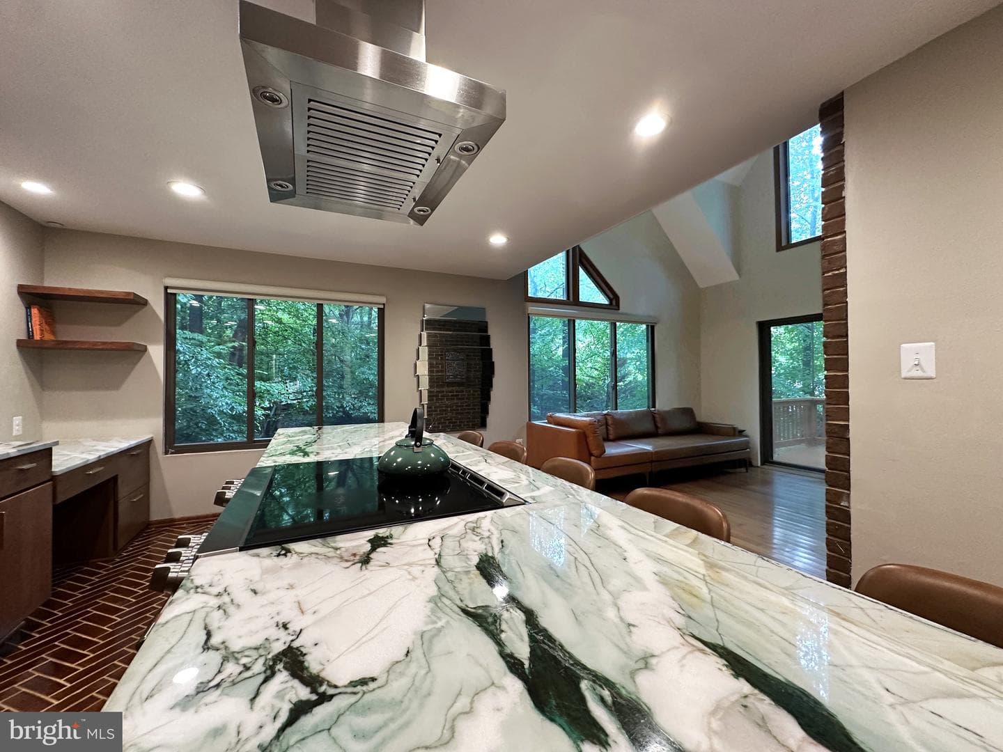 6303 Occoquan Forest Drive photo 19