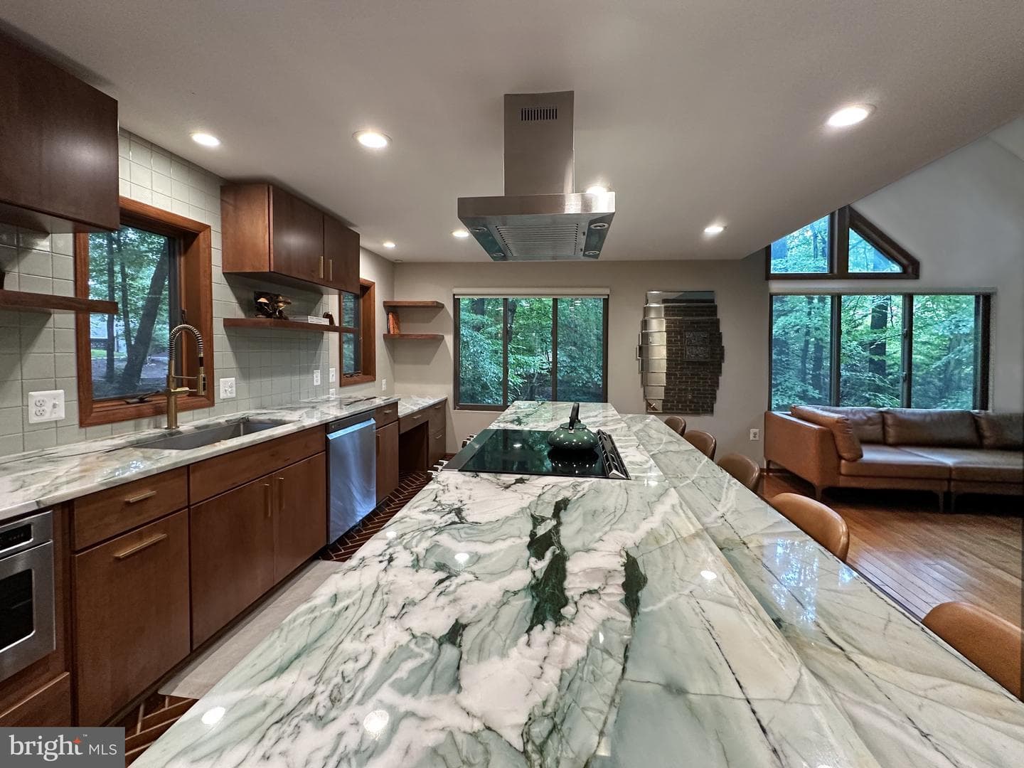 6303 Occoquan Forest Drive photo 22