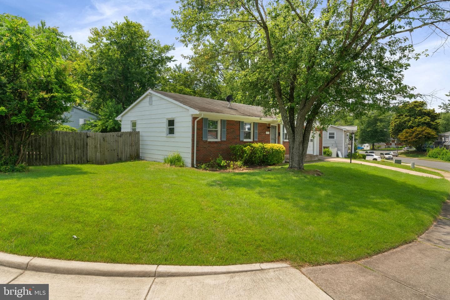 13223 Hawthorn Lane photo 2