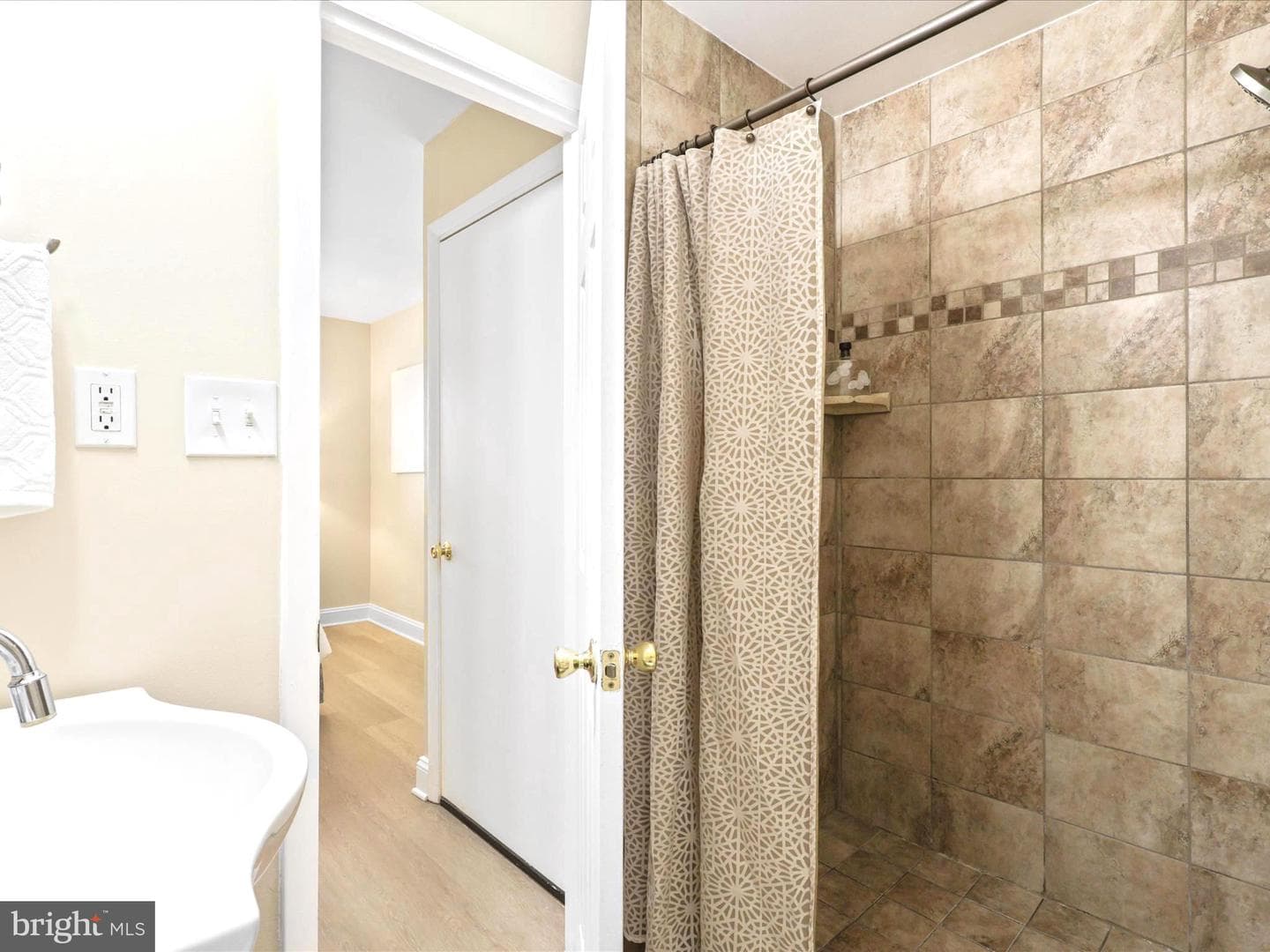 14809 Darbydale Avenue photo 29