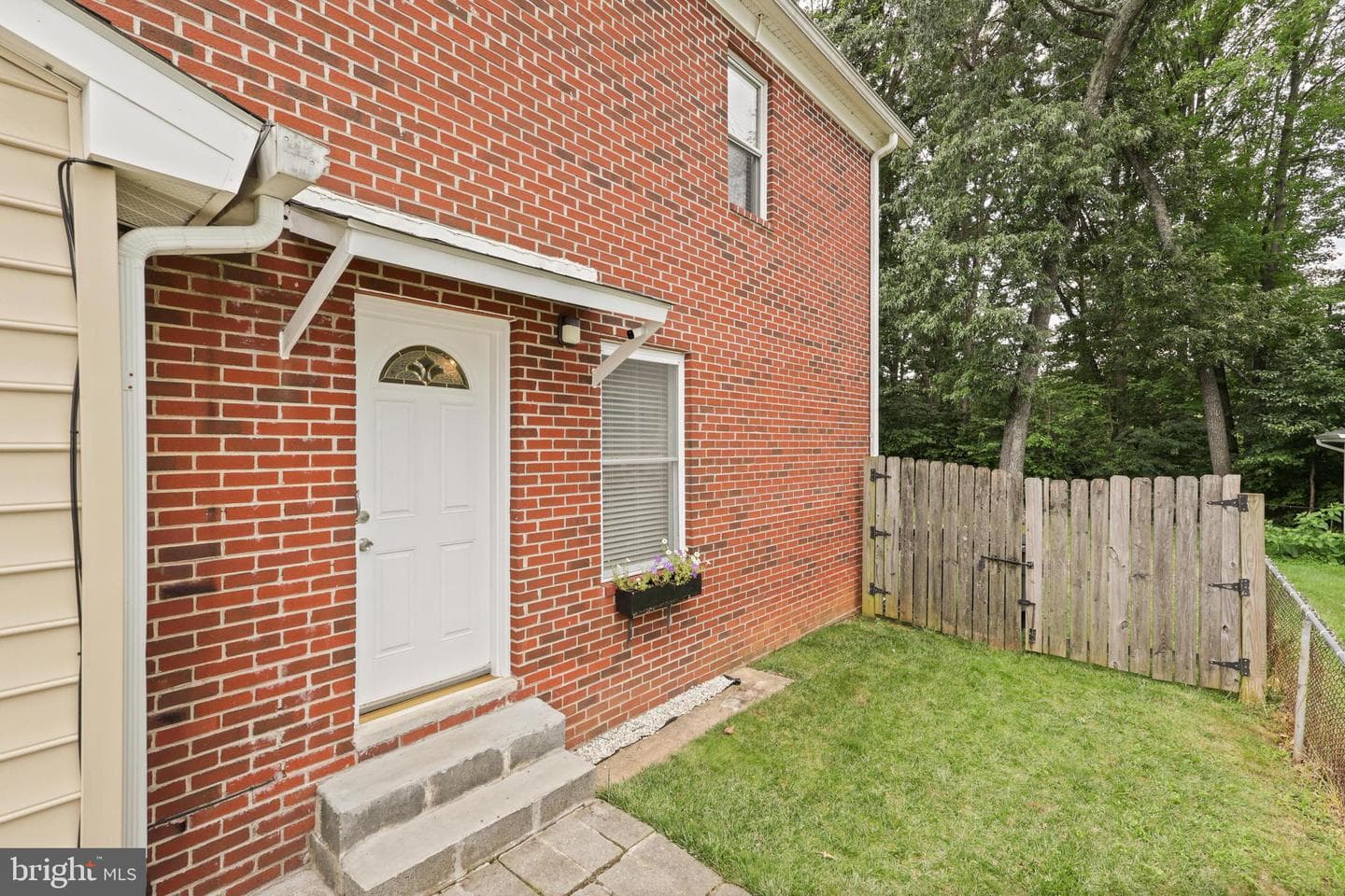 14809 Darbydale Avenue photo 35