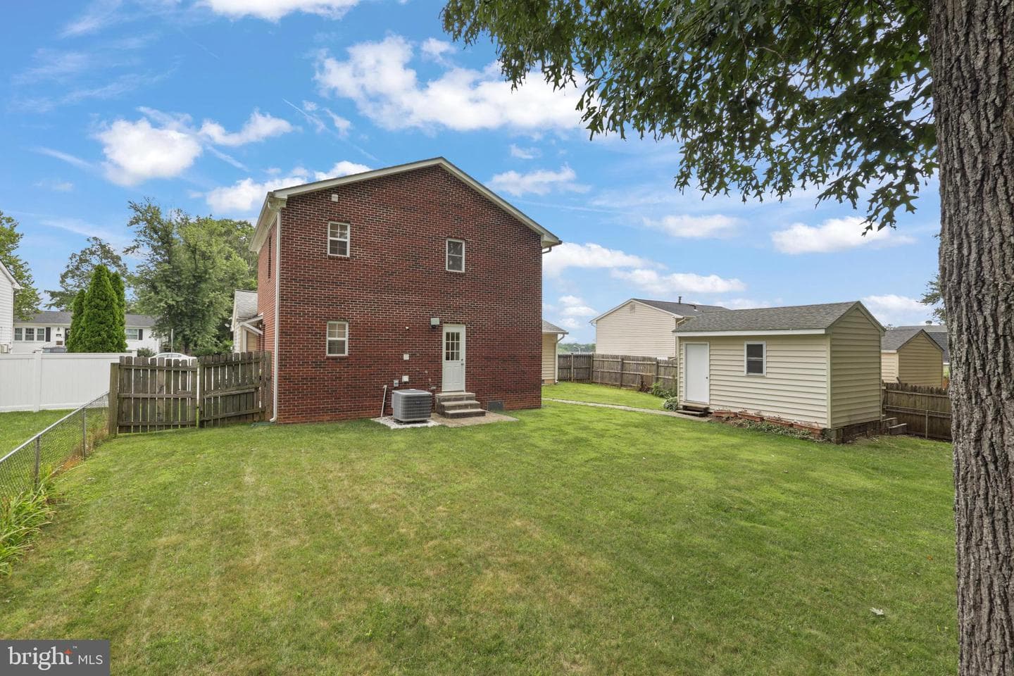 14809 Darbydale Avenue photo 38