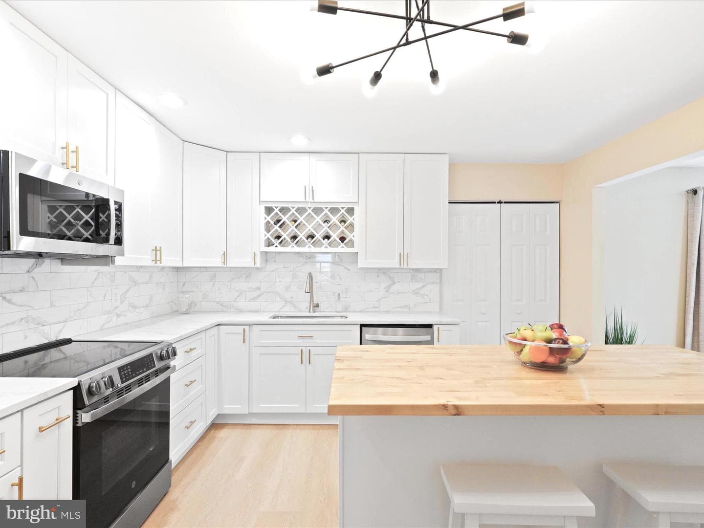 14809 Darbydale Avenue photo 9