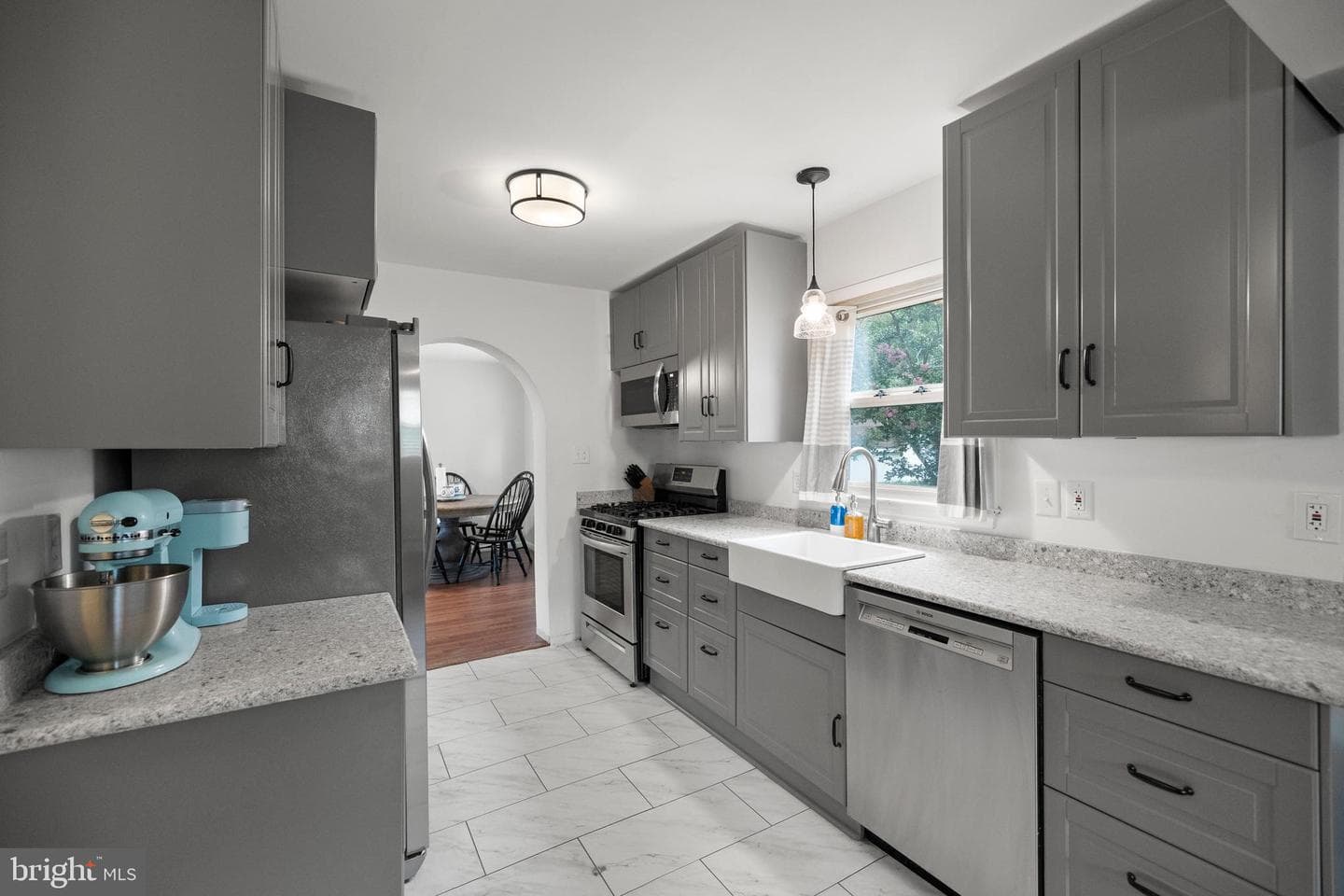 3587 Forestdale Avenue photo 8